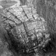Illustration for article titled 10 of Historys Deadliest Construction Projects